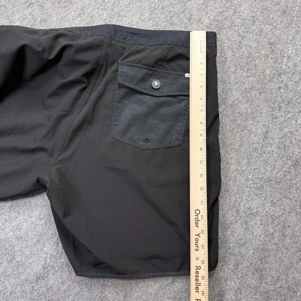 Vuori Cruise Board Shorts Men 36 Black Stretch V314 7" - Picture 12 of 15